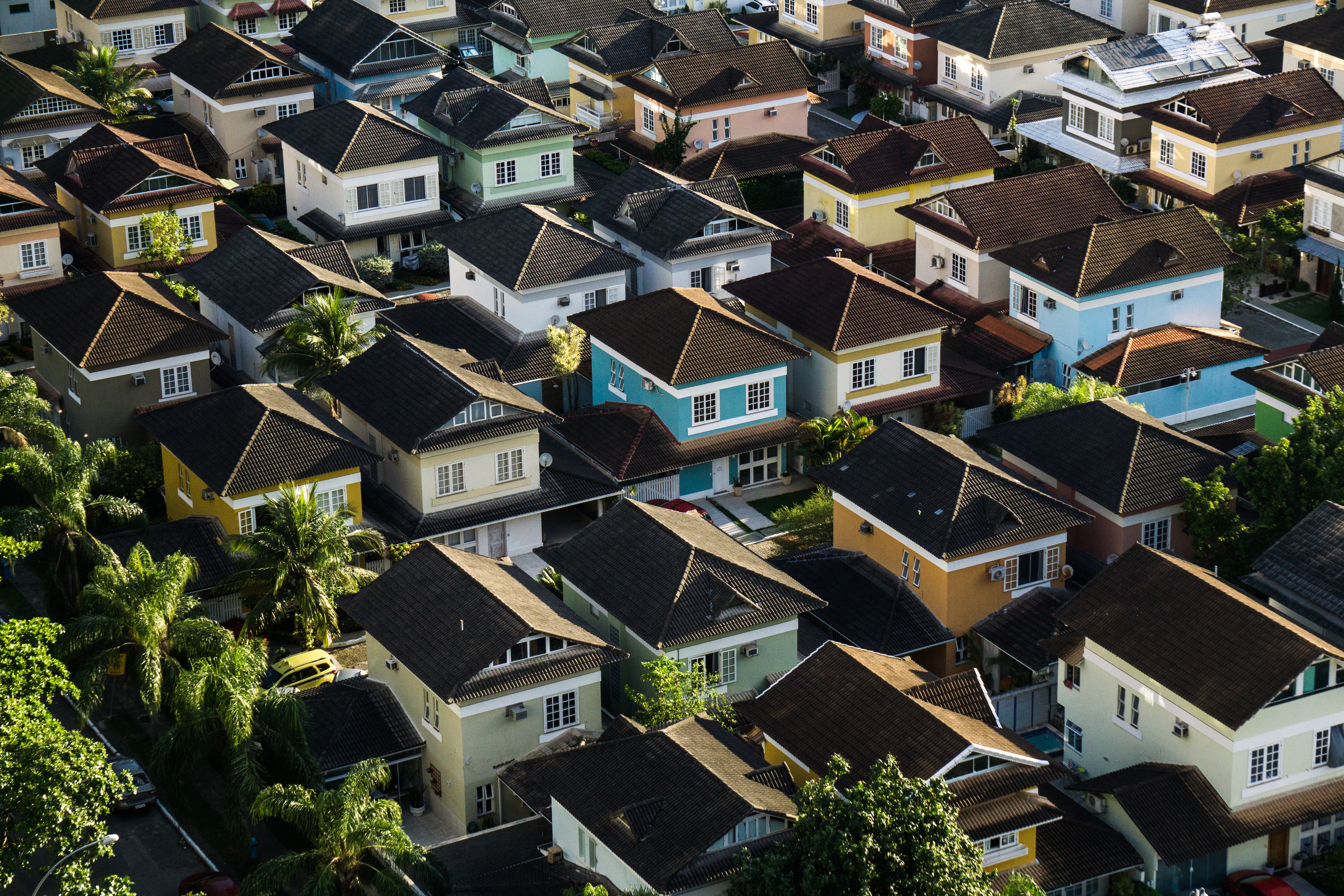 Makelaarstaal - heel veel huizen van boven | Libero Aankoop